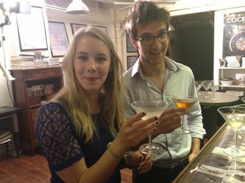 Antoine et Claire dégustent un daiquiri, un Tuxedo et un Prohibition Cocktail