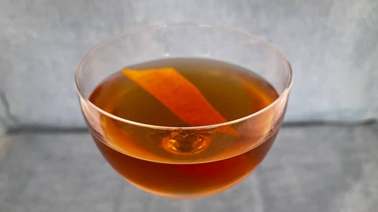 Un Diplomate Cocktail, à base de vermouth et marasquin